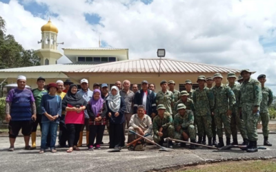 SECOND BATTALION ROYAL BRUNEI LAND FORCE PARTICIPATES IN CLEANING CAMPAIGN AT KAMPONG LAYONG MOSQUE