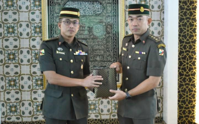 SECOND BATTALION ROYAL BRUNEI LAND FORCE OFFICERS AND PERSONNEL RECEIVES DISTRIBUTION OF DATES IN CONJUNCTION WITH THE MONTH OF RAMADHAN 1444 HIJRAH