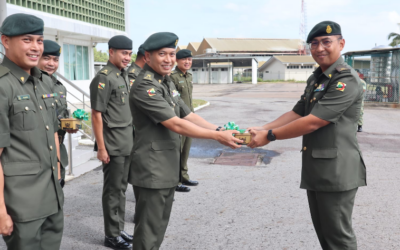 FIRST BATTALION ROYAL BRUNEI LAND FORCE RECEIVES PERSONAL GIFT OF DATES IN CONJUCTION OF THE HOLY MONTH OF RAMADHAN 1444 HIJRAH