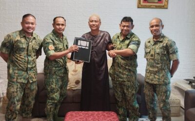 SECOND BATTALION ROYAL BRUNEI LAND FORCE CONDUCTS VISIT TO FORMER REGIMENT SERGEANT MAJOR