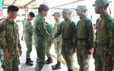AIDILFITRI CELEBRATION WITH COMMANDER OF ROYAL BRUNEI LAND FORCE AT FORWARD OPERATING BASE PULAU BARU-BARU