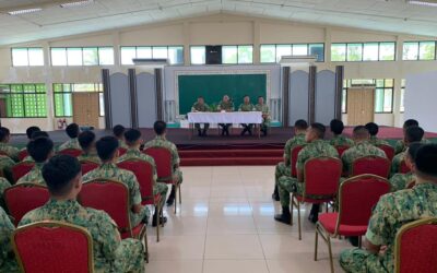 REGIMENT SERGEANT MAJOR OF SECOND BATTALION ROYAL BRUNEI LAND FORCE ORGANISED SESSIONS WITH SENIOR NCOS AND NCOS