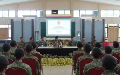 THE COMMANDER OF ROYAL BRUNEI LAND FORCE’S MEETING SESSION WITH THE COURSE PARTICIPANTS OF BASIC INFANTRY COURSE SERIES 3/2023