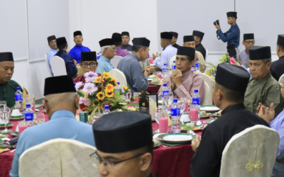 FIRST BATTALION ROYAL BRUNEI LAND FORCE HELD IFTAR WITH FORMER COMMANDING OFFICERS AND REGIMENT SERGEANT MAJORS