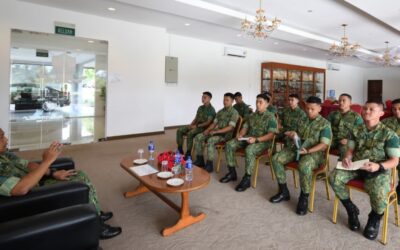 RBLF COMMANDER SESSION WITH OFFICERS AND PERSONNEL FOR MALBATT 850-13