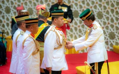 HIS MAJESTY THE SULTAN AND YANG DI-PERTUAN OF BRUNEI DARUSSALAM CONFERRED STATE DECORATIONS TO THE COMMANDER OF ROYAL BRUNEI LAND FORCE