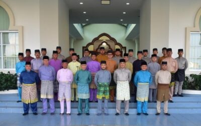THIRD BATTALION ROYAL BRUNEI LAND FORCE HELD IFTAR WITH FORMER COMMANDING OFFICERS AND REGIMENT SERGEANT MAJORS