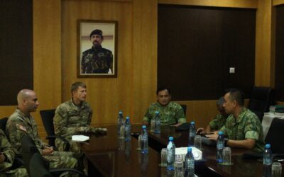 DEPUTY COMMANDER OF OPERATIONS USARPAC VISITS SCHOOL OF INFANTRY RBLF