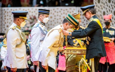 HIS MAJESTY THE SULTAN AND YANG DI-PERTUAN OF BRUNEI DARUSSALAM CONFERRED STATE DECORATIONS TO THE COMMANDER OF ROYAL BRUNEI LAND FORCE