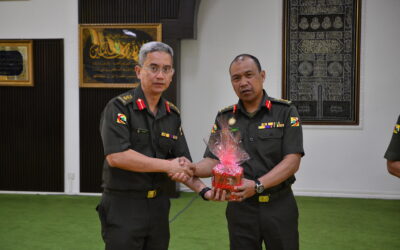 MAJLIS PENYERAHAN KURMA KURNIA KEBAWAH DULI YANG MAHA MULIA PADUKA SERI BAGINDA SULTAN DAN YANG DIPERTUAN NEGARA BRUNEI DARUSSALAM KEPADA WAKIL-WAKIL UNIT TENTERA DARAT DIRAJA BRUNEI 2018