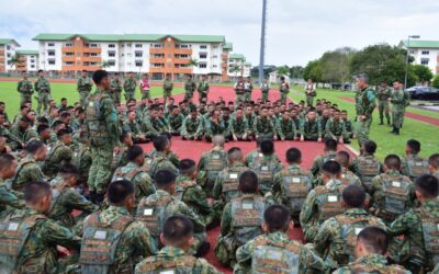 FIELD COMMANDER ROYAL BRUNEI LAND FORCE SESSION WITH THE 169TH RECRUIT GRADUATE ADVANCE INFANTRY COURSE