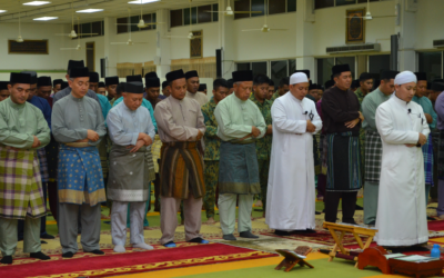 MAJLIS SEMBAHYANG TERAWIH, WITIR DAN TEDARUS AL-QURAN BERSAMA YANG BERHORMAT MENTERI PERTAHANAN II DI BERAKAS GARISON