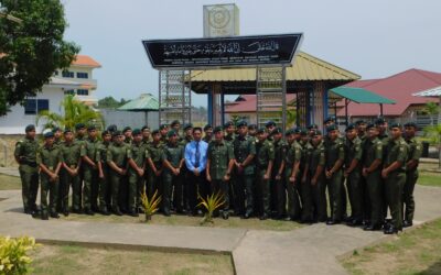 ANGGOTA-ANGGOTA BATALION KEDUA TDDB MEMBUAT LAWATAN KE PUSAT AL-ISLAH, TUTONG
