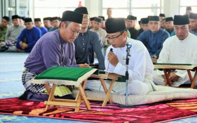 THIRD BATTALION OF THE ROYAL BRUNEI LAND FORCE PERSONNEL EMBRACES ISLAM