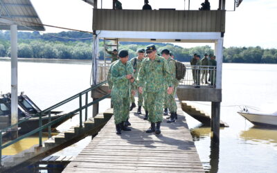 COMMANDER ROYAL BRUNEI LAND FORCE MAKE A WORKING VISIT TO PULAU BARU-BARU