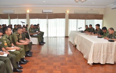COMMANDER OF ROYAL BRUNEI LAND FORCE MEETS WITH ROYAL BRUNEI LAND FORCE REGIMENT SERGEANT MAJORS AND DRILL SERGEANT MAJORS