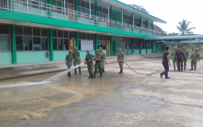 TENTERA DARAT DIRAJA BRUNEI MEMBERI BANTUAN BENCANA ALAM TEMBURONG