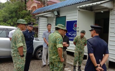 COMMANDER ROYAL BRUNEI LAND FORCE CONDUCTS SECURITY REVIEW VISIT TO KAMPONG TEMADA AND KAMPONG SELAPON
