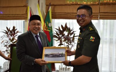 LUNCHEON WITH TUTONG DISTRICT OFFICER, MEMBERS OF LEGISLATIVE COUNCIL, HEADS OF MUKIM AND VILLAGES AND GOVERNMENT OFFICERS OF TUTONG DISTRICT IN CONJUNCTION WITH THE ROYAL BRUNEI LAND FORCE 58th ANNIVERSARY