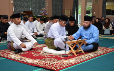 ROYAL BRUNEI LAND FORCE PERSONNEL EMBRACES ISLAM
