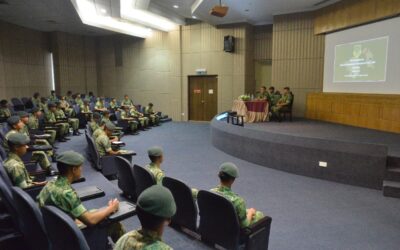COMMANDING OFFICER OF THE THIRD BATTALION ROYAL BRUNEI LAND FORCE CONDUCTS SESSION WITH THE PERSONNEL OF INTAKE 165
