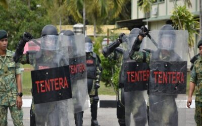 ANTI-RIOT STUDY DAY CONDUCTED BY THIRD BATTALION ROYAL BRUNEI LAND FORCE AT SECOND BATTALION ROYAL BRUNEI LAND FORCE