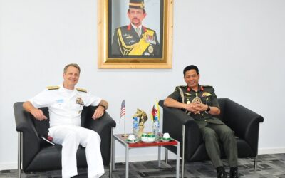 KUNJUNGAN KERJA DARIPADA COMMANDER LOGISTICS GROUP WESTERN PACIFIC (COMLOG WESTPAC) AND COMMANDER TASK FORCE 73 (CTF-73), UNITED STATE NAVY