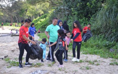 FIRST BATTALION ROYAL BRUNEI LAND FORCE INVOLVED IN BEACH CLEANING ACTIVITIES