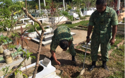 FIRE AND SAFETY SERVICES, COMBAT SERVICE SUPPORT, ROYAL BRUNEI LAND FORCE CONDUCTED CLEANING CAMPAIGN AT KAMPONG PULAIE ISLAMIC CEMETERY