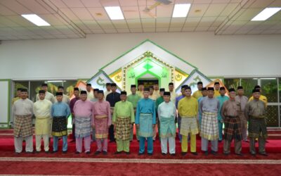 FIRST BATTALION ROYAL BRUNEI LAND FORCE HELD IFTAR WITH FORMER COMMANDING OFFICERS AND REGIMENT SERGEANT MAJORS